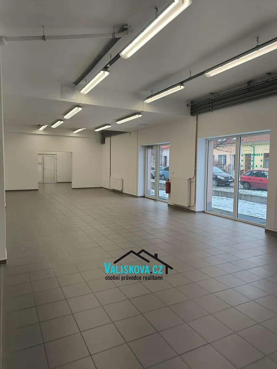 Pronájem obchodního prostoru 210 m²